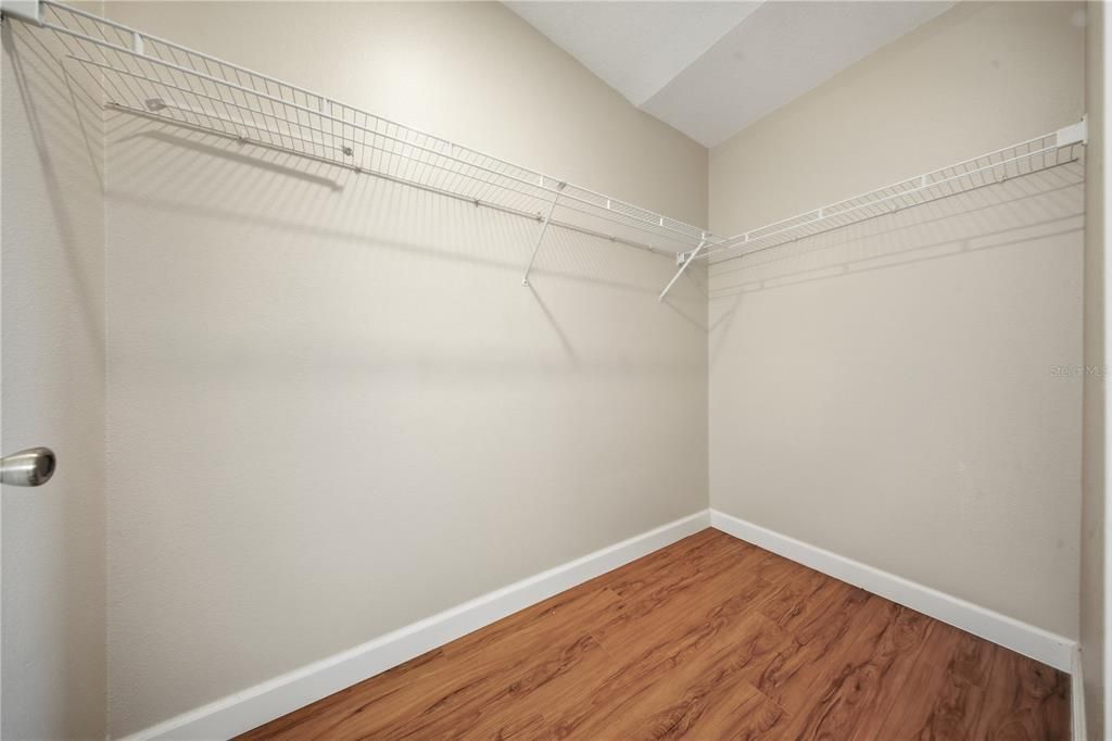 For Sale: $235,000 (3 beds, 2 baths, 1596 Square Feet)