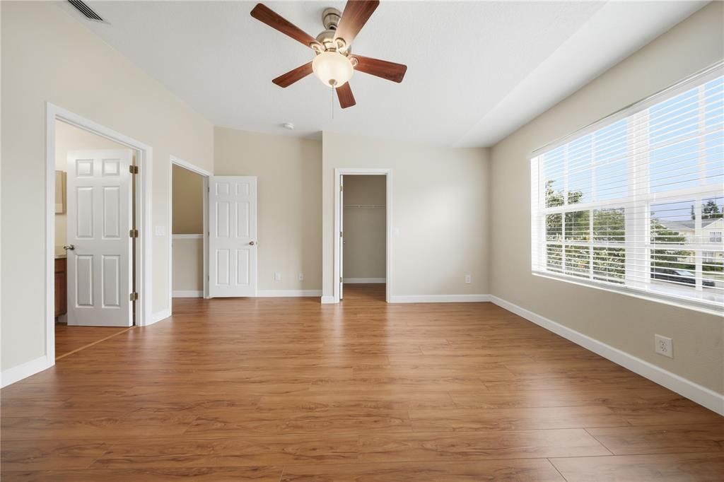 For Sale: $235,000 (3 beds, 2 baths, 1596 Square Feet)