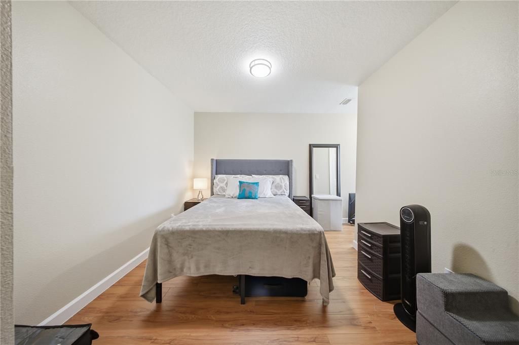 For Sale: $235,000 (3 beds, 2 baths, 1596 Square Feet)