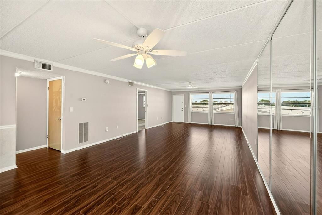 For Sale: $187,000 (2 beds, 2 baths, 1190 Square Feet)