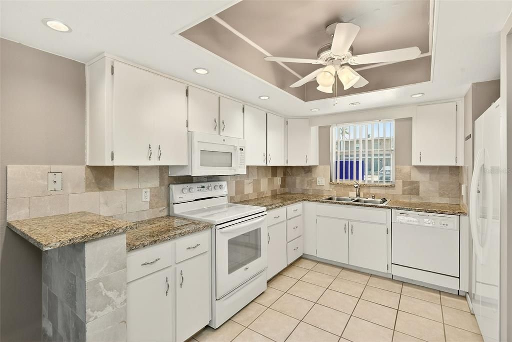 For Sale: $187,000 (2 beds, 2 baths, 1190 Square Feet)