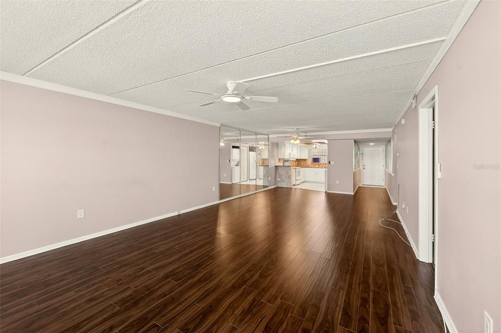 For Sale: $187,000 (2 beds, 2 baths, 1190 Square Feet)