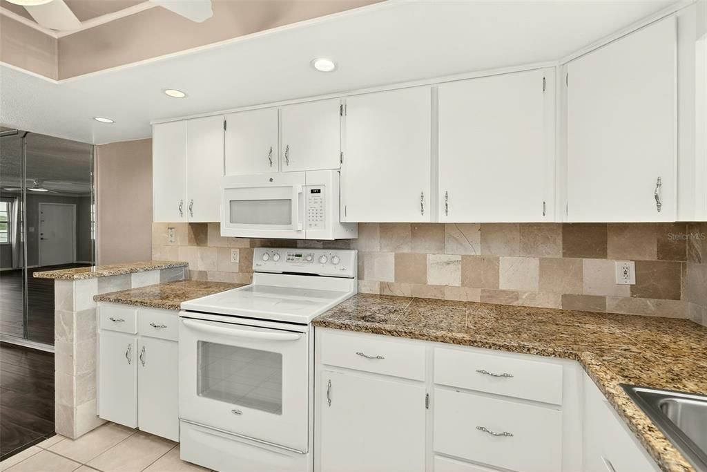 For Sale: $187,000 (2 beds, 2 baths, 1190 Square Feet)