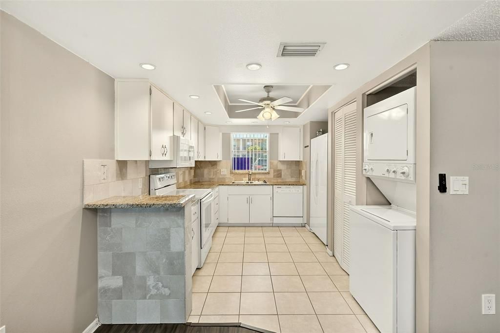 For Sale: $187,000 (2 beds, 2 baths, 1190 Square Feet)