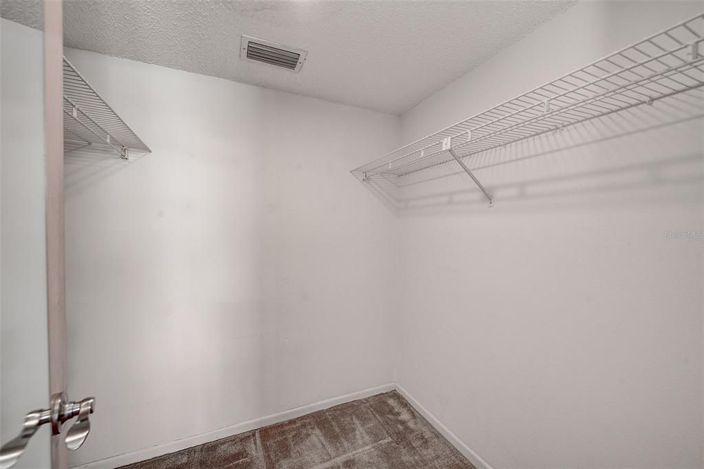 For Sale: $187,000 (2 beds, 2 baths, 1190 Square Feet)