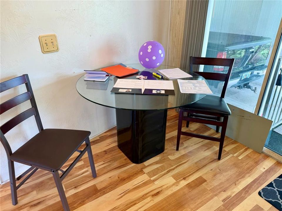 For Sale: $157,000 (2 beds, 2 baths, 1152 Square Feet)