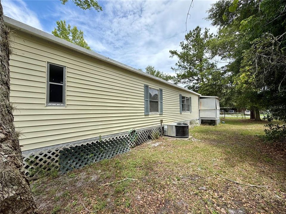 For Sale: $157,000 (2 beds, 2 baths, 1152 Square Feet)