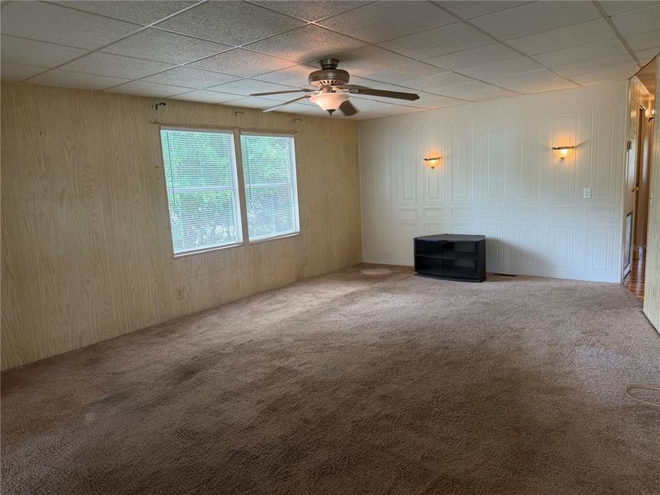 For Sale: $155,500 (2 beds, 2 baths, 1152 Square Feet)