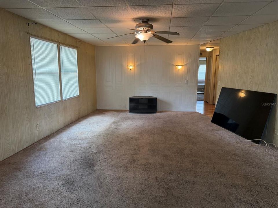 For Sale: $157,000 (2 beds, 2 baths, 1152 Square Feet)
