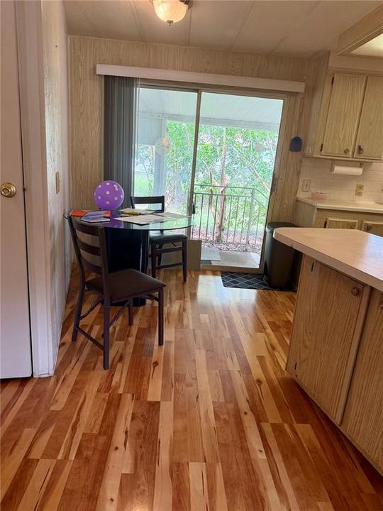 For Sale: $155,500 (2 beds, 2 baths, 1152 Square Feet)