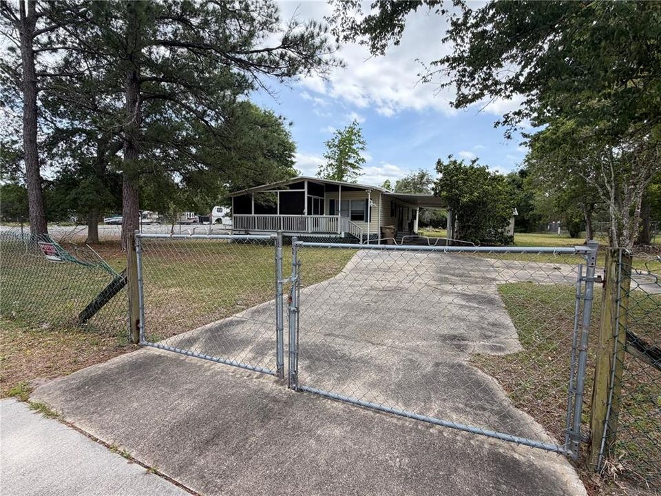 For Sale: $157,000 (2 beds, 2 baths, 1152 Square Feet)