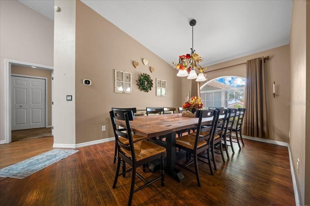 For Sale: $569,900 (3 beds, 2 baths, 2208 Square Feet)