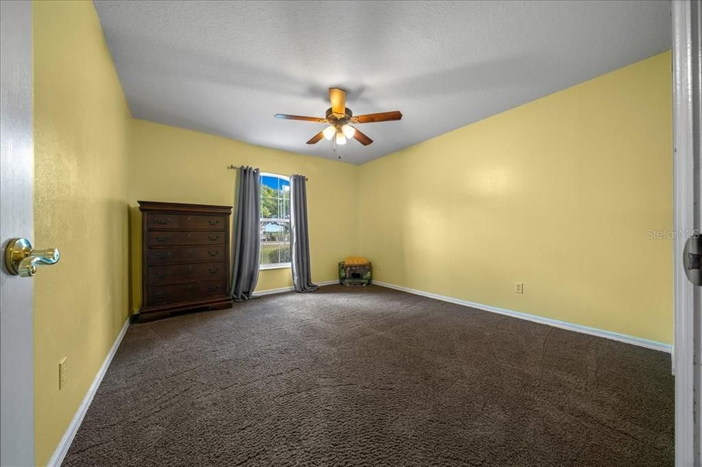 For Sale: $569,900 (3 beds, 2 baths, 2208 Square Feet)