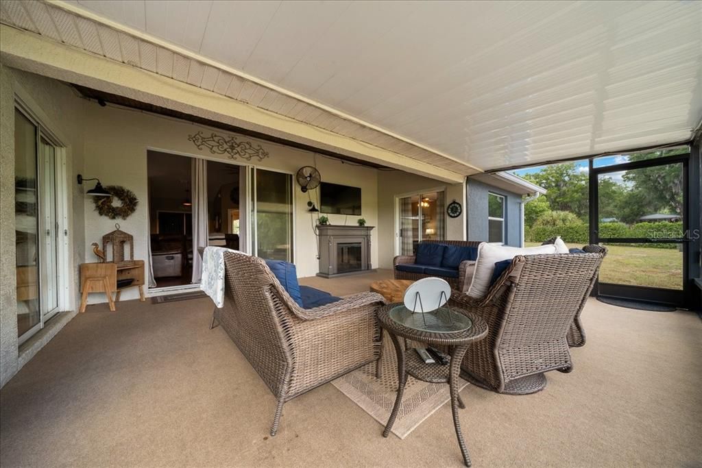 For Sale: $569,900 (3 beds, 2 baths, 2208 Square Feet)