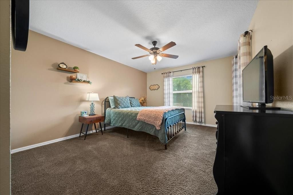 For Sale: $569,900 (3 beds, 2 baths, 2208 Square Feet)