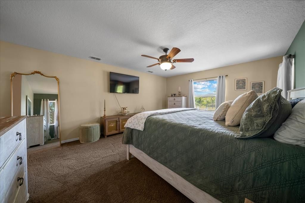 For Sale: $569,900 (3 beds, 2 baths, 2208 Square Feet)
