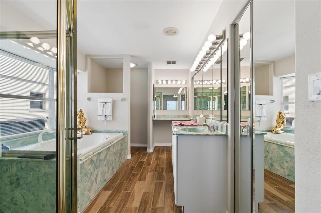 Active With Contract: $1,099,999 (3 beds, 3 baths, 2124 Square Feet)