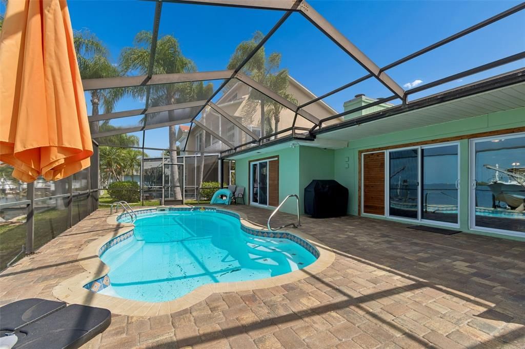 Active With Contract: $1,099,999 (3 beds, 3 baths, 2124 Square Feet)