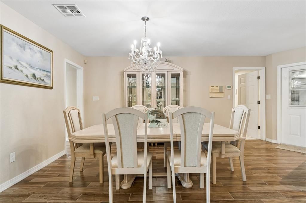 Active With Contract: $1,099,999 (3 beds, 3 baths, 2124 Square Feet)