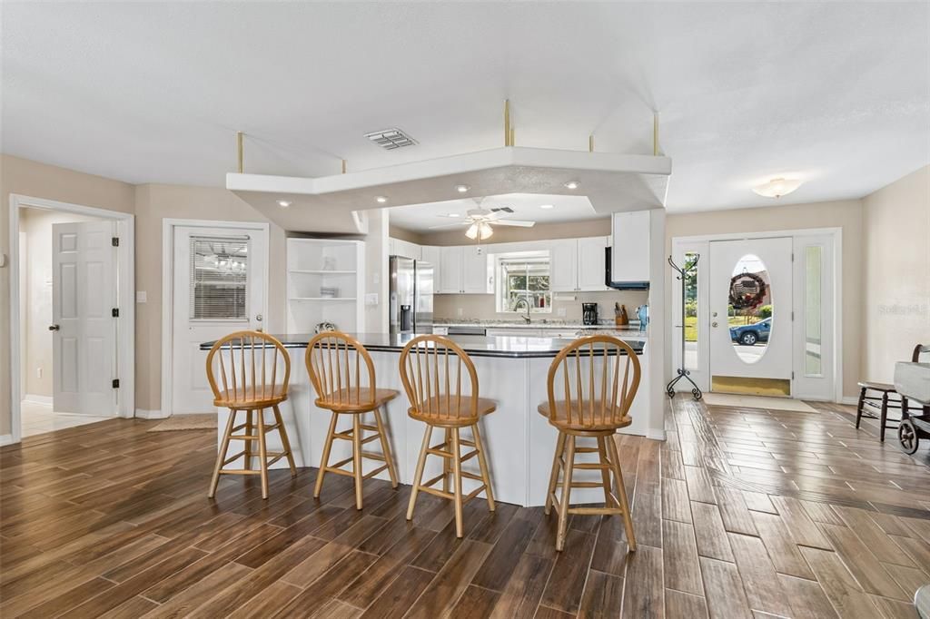 Active With Contract: $1,099,999 (3 beds, 3 baths, 2124 Square Feet)