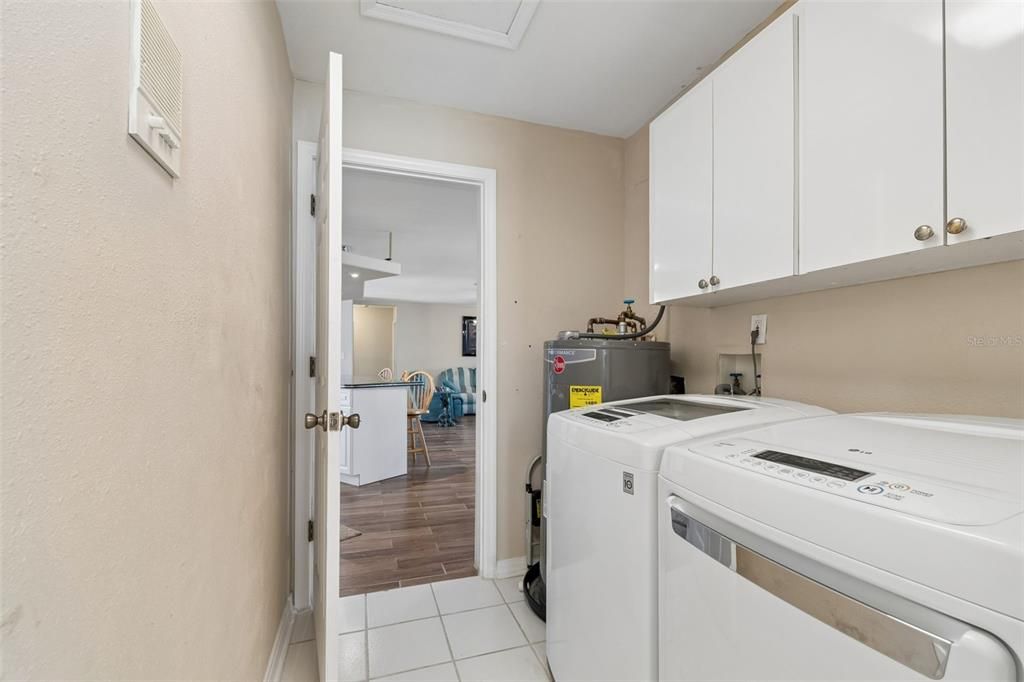 Active With Contract: $1,099,999 (3 beds, 3 baths, 2124 Square Feet)