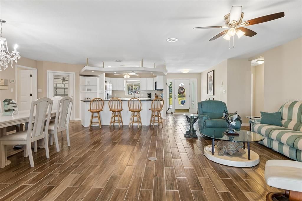 Active With Contract: $1,099,999 (3 beds, 3 baths, 2124 Square Feet)