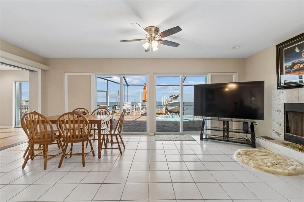 Active With Contract: $1,099,999 (3 beds, 3 baths, 2124 Square Feet)