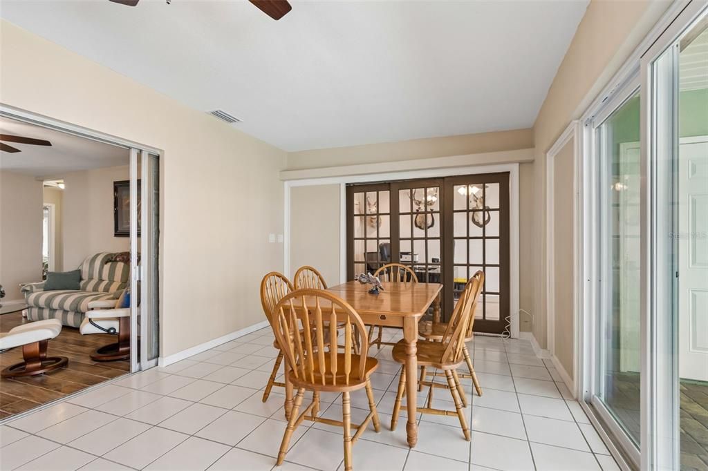 Active With Contract: $1,099,999 (3 beds, 3 baths, 2124 Square Feet)
