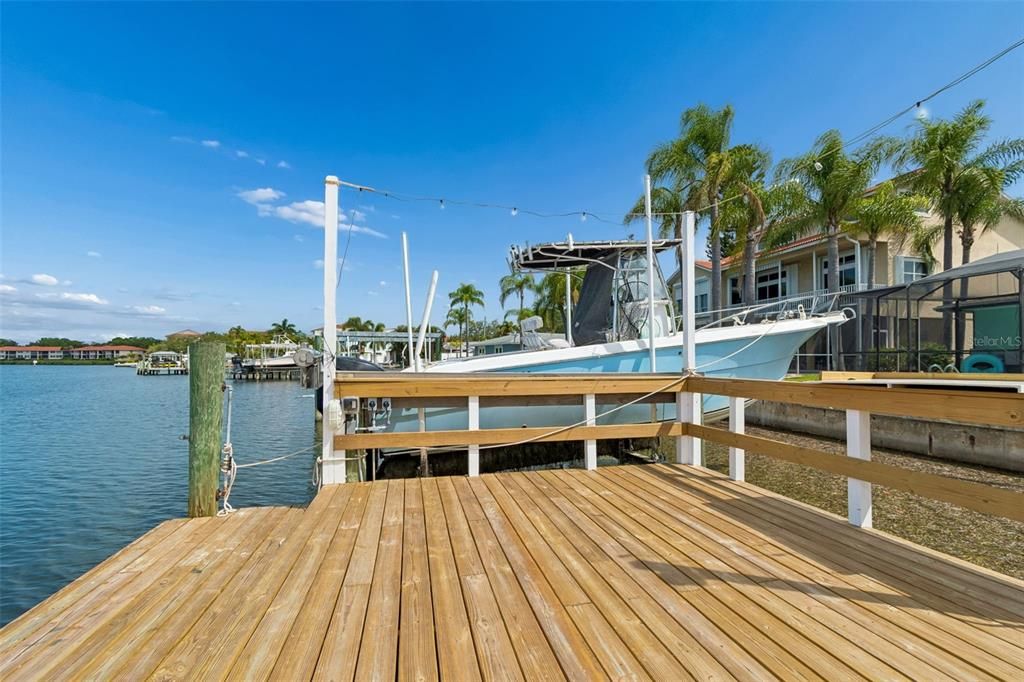 Active With Contract: $1,099,999 (3 beds, 3 baths, 2124 Square Feet)