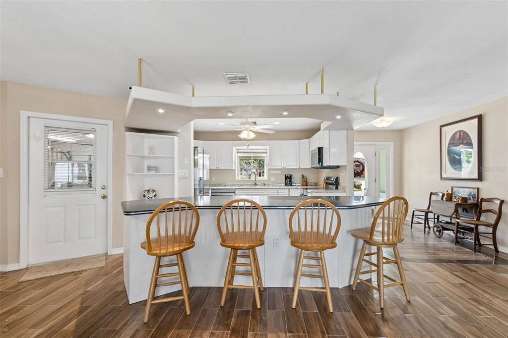 Active With Contract: $1,099,999 (3 beds, 3 baths, 2124 Square Feet)