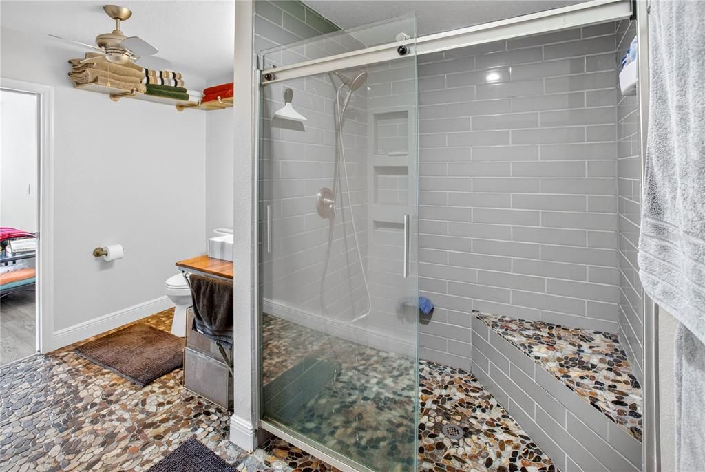 For Sale: $485,000 (1 beds, 1 baths, 1056 Square Feet)