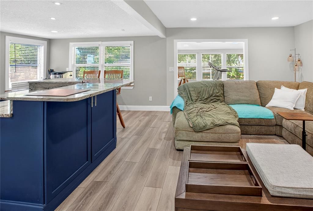 For Sale: $485,000 (1 beds, 1 baths, 1056 Square Feet)