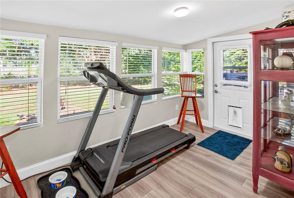 For Sale: $485,000 (1 beds, 1 baths, 1056 Square Feet)