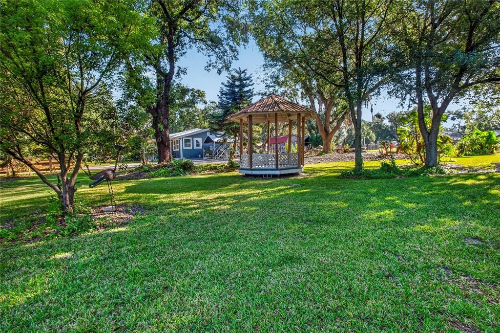 For Sale: $485,000 (1 beds, 1 baths, 1056 Square Feet)