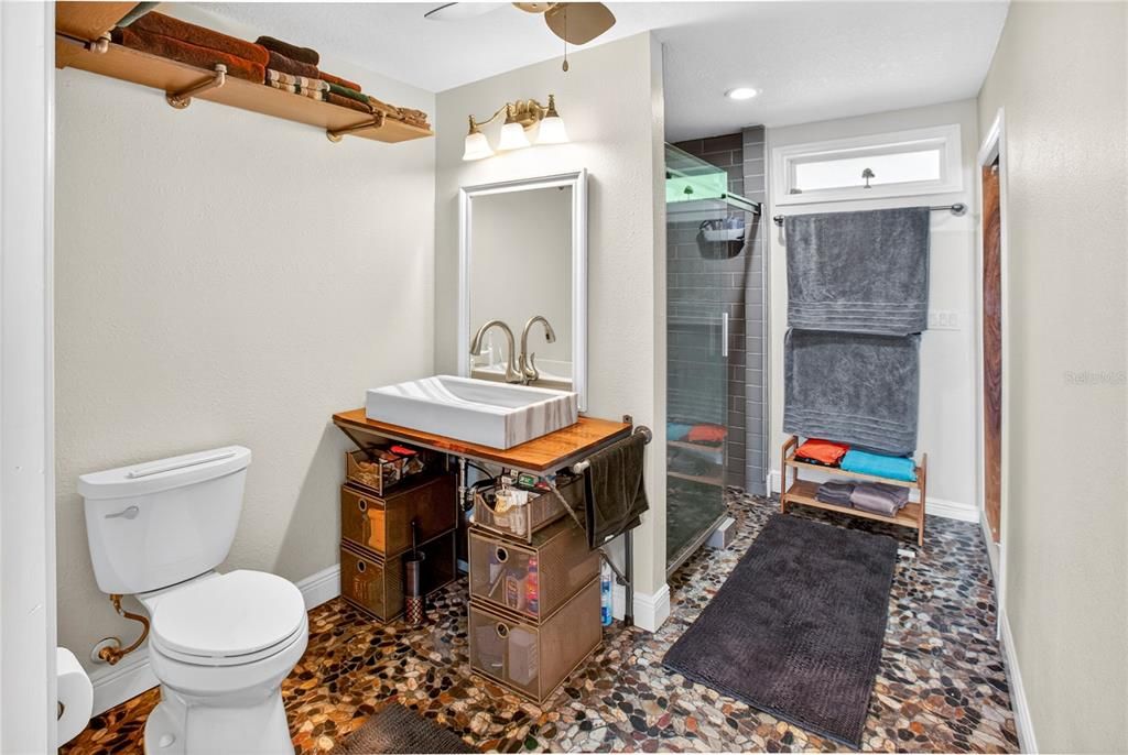 For Sale: $485,000 (1 beds, 1 baths, 1056 Square Feet)