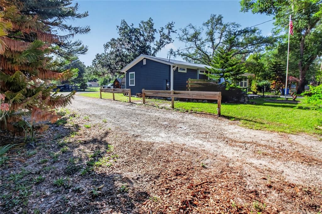 For Sale: $485,000 (1 beds, 1 baths, 1056 Square Feet)