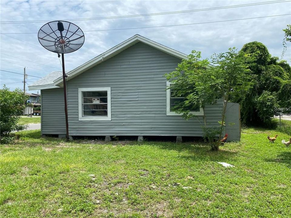 For Sale: $179,000 (3 beds, 1 baths, 768 Square Feet)