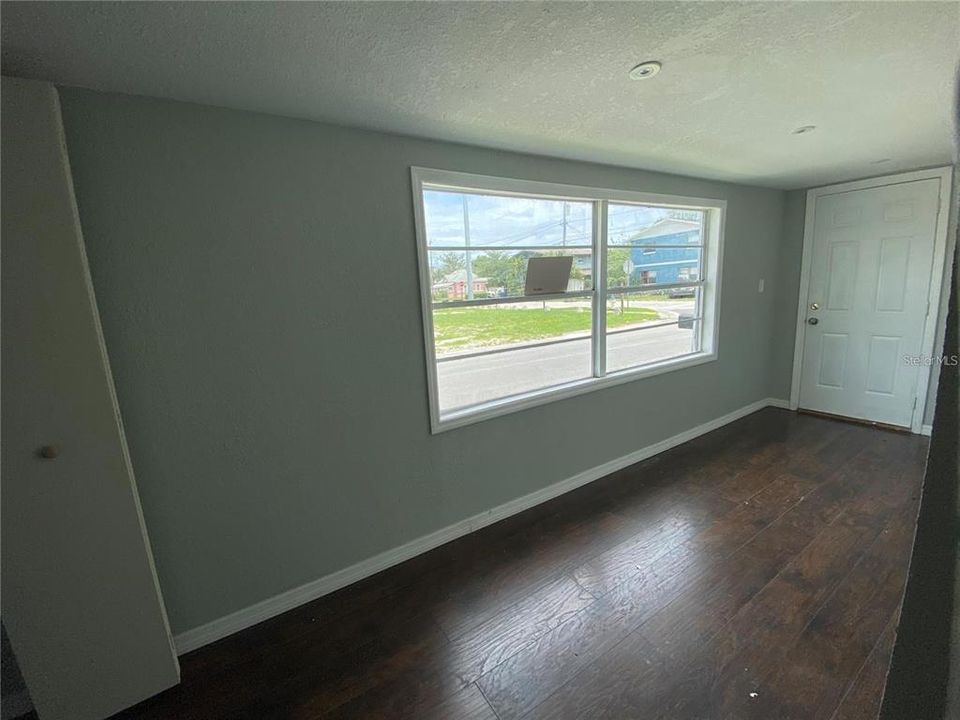 For Sale: $179,000 (3 beds, 1 baths, 768 Square Feet)