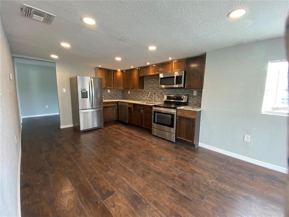 For Sale: $179,000 (3 beds, 1 baths, 768 Square Feet)