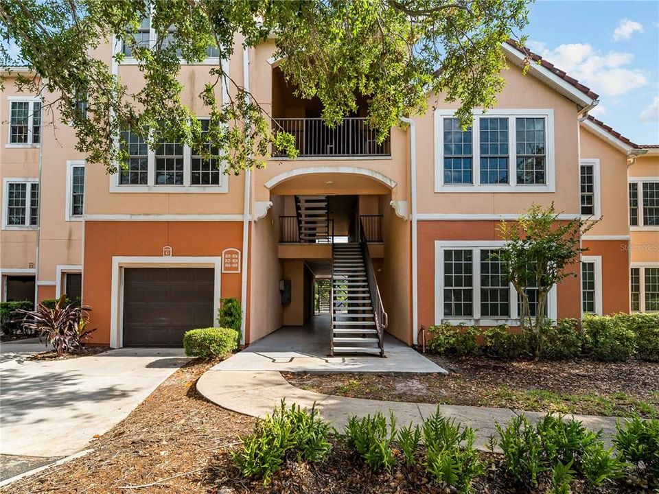 For Sale: $174,500 (2 beds, 2 baths, 949 Square Feet)