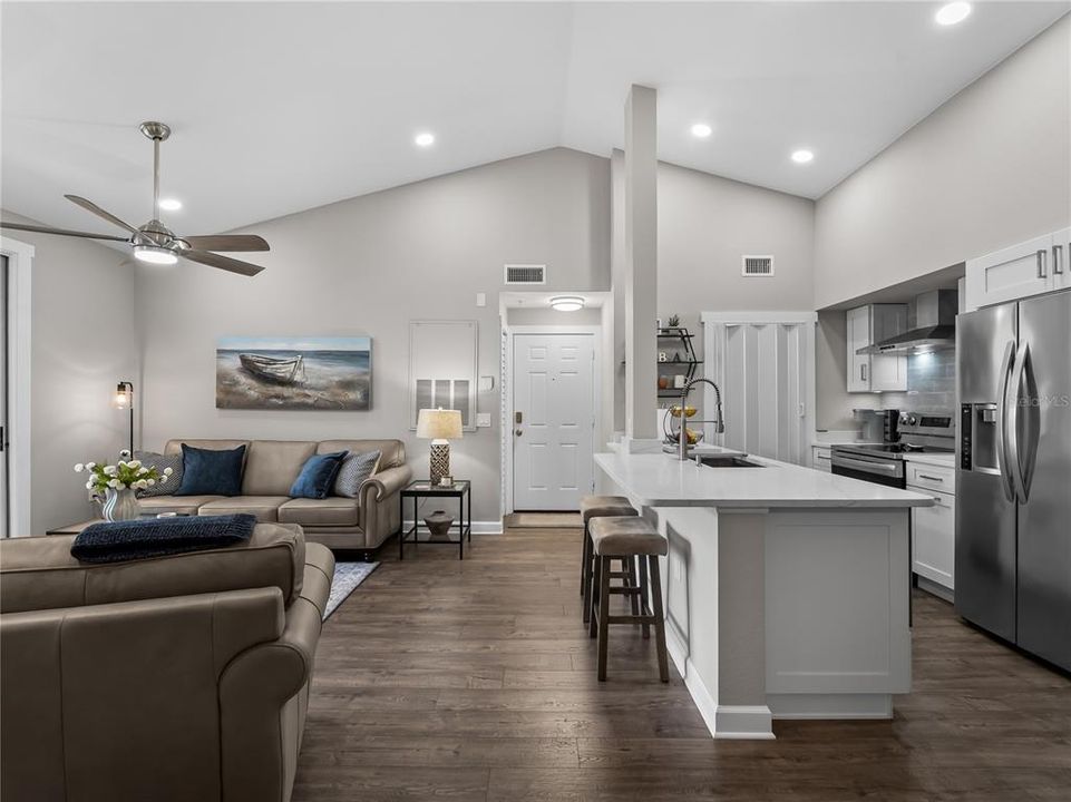 For Sale: $174,500 (2 beds, 2 baths, 949 Square Feet)