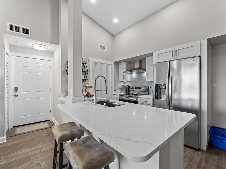 For Sale: $174,500 (2 beds, 2 baths, 949 Square Feet)