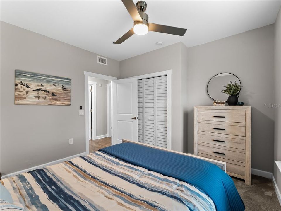 For Sale: $174,500 (2 beds, 2 baths, 949 Square Feet)