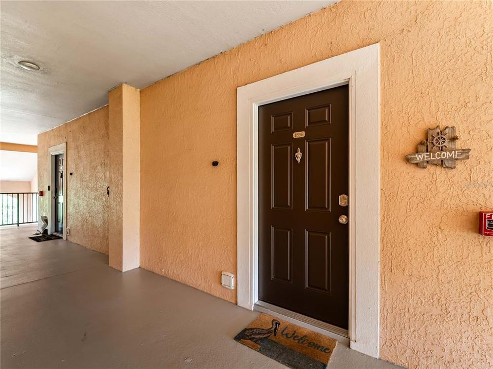 For Sale: $174,500 (2 beds, 2 baths, 949 Square Feet)