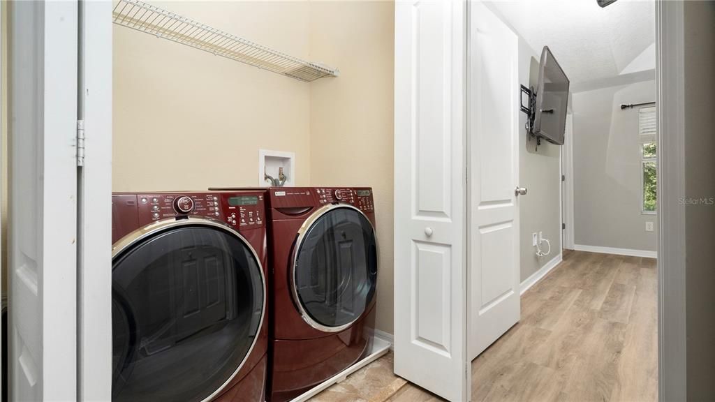 На продажу: $333,000 (3 спален, 2 ванн, 1626 Квадратных фут)