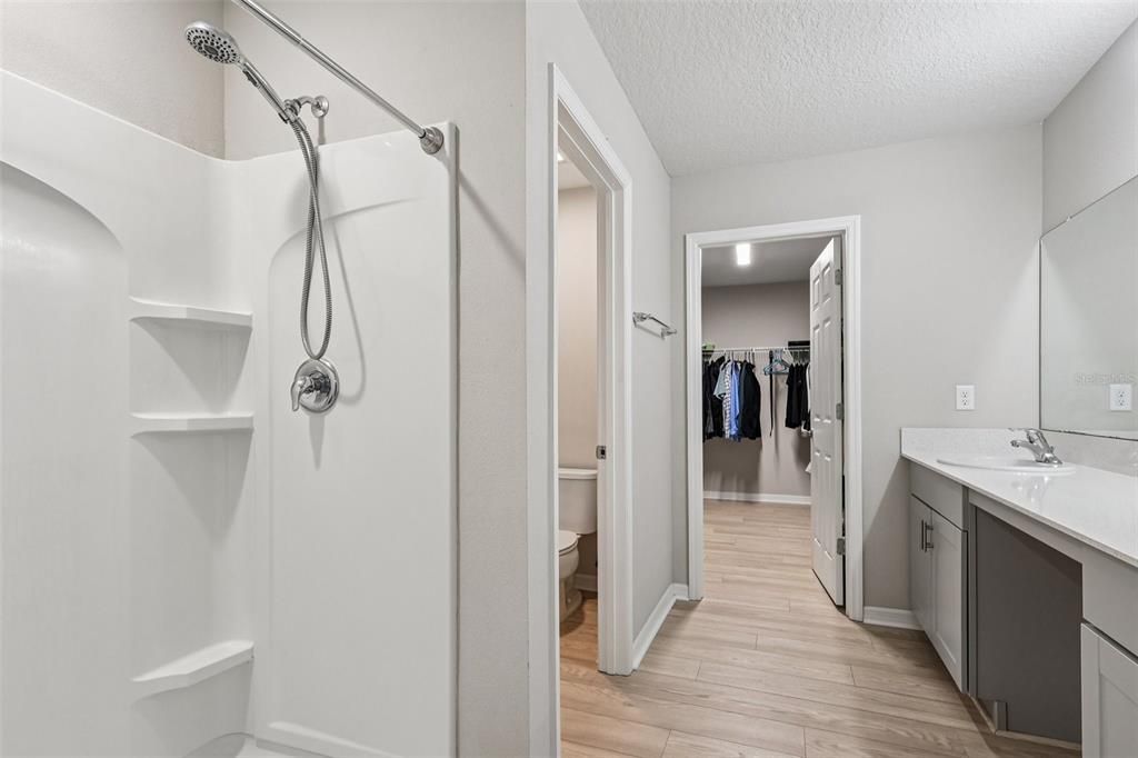 Active With Contract: $420,000 (5 beds, 3 baths, 2983 Square Feet)