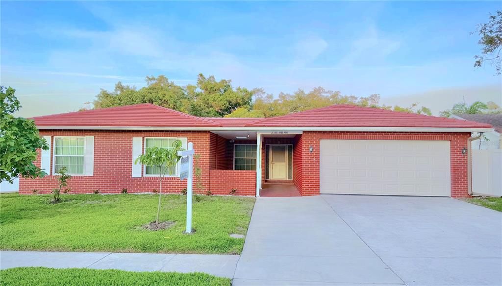 For Sale: $634,900 (5 beds, 3 baths, 2244 Square Feet)