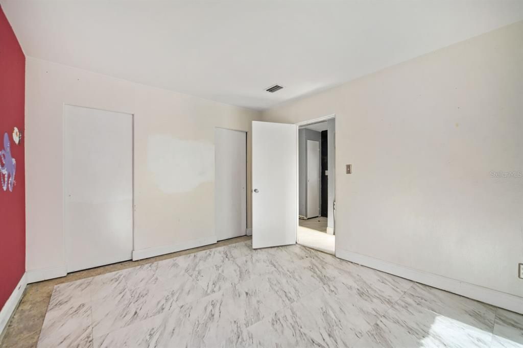 Activo con contrato: $219,995 (3 camas, 1 baños, 1461 Pies cuadrados)