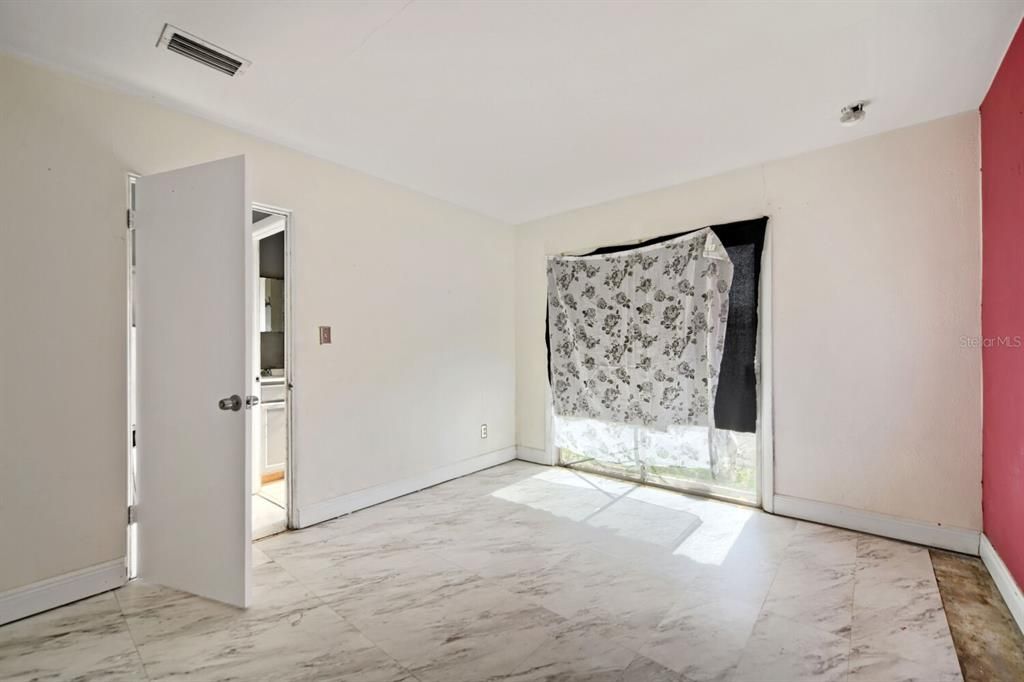 Activo con contrato: $219,995 (3 camas, 1 baños, 1461 Pies cuadrados)
