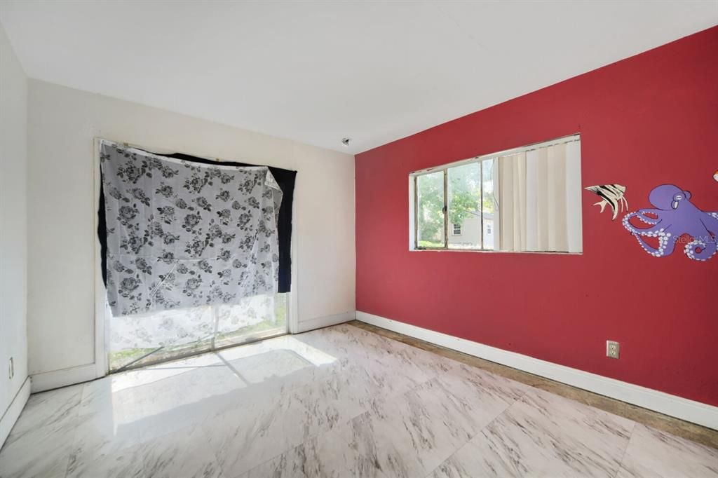 Activo con contrato: $219,995 (3 camas, 1 baños, 1461 Pies cuadrados)